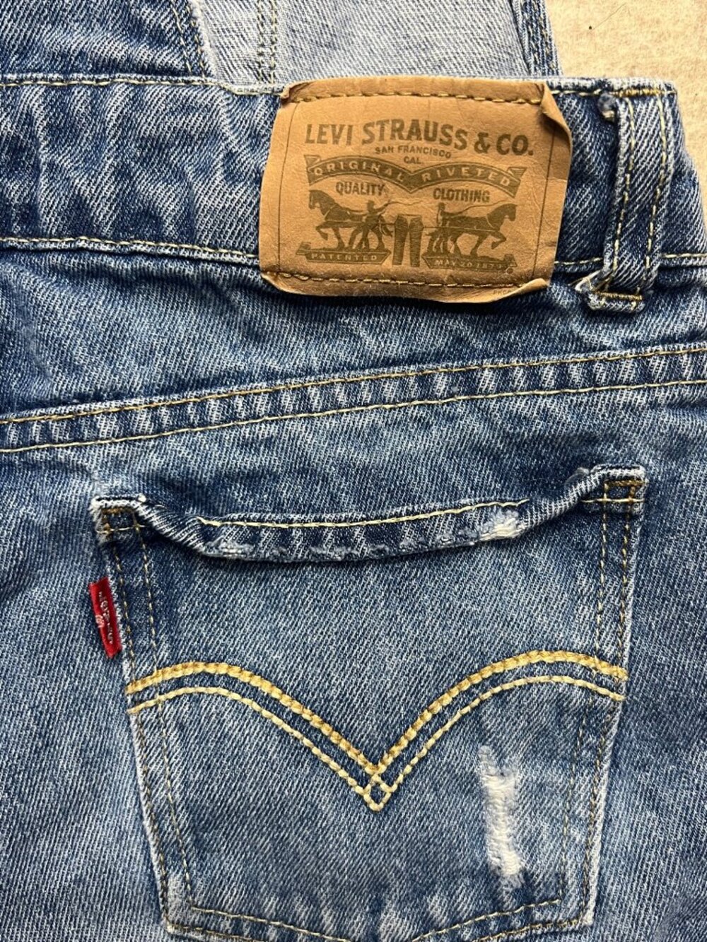Levi's Distressed Medium Wash Shortall Girls 10 Regular Summer Distressed - Picture 6 of 11